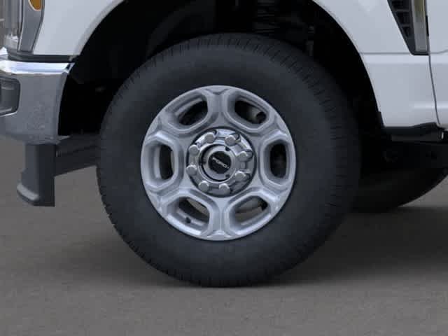 New 2026 Oxford White Ford F-350® XLT image 19