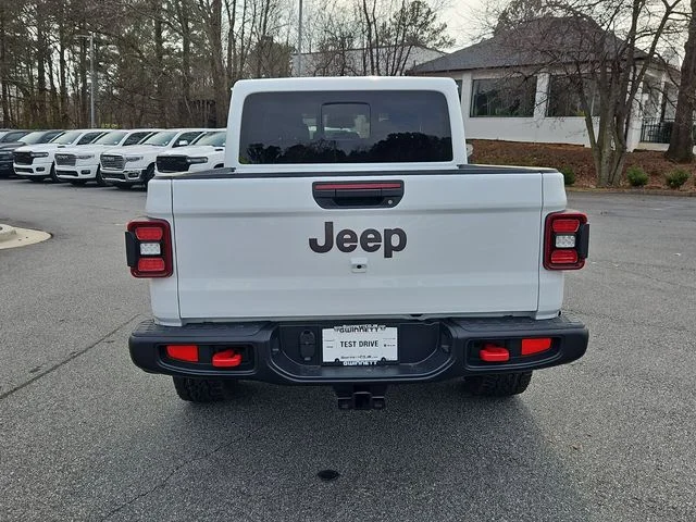 New 2026 Bright White Clear-Coat Exterior Paint Jeep Rubicon image 7