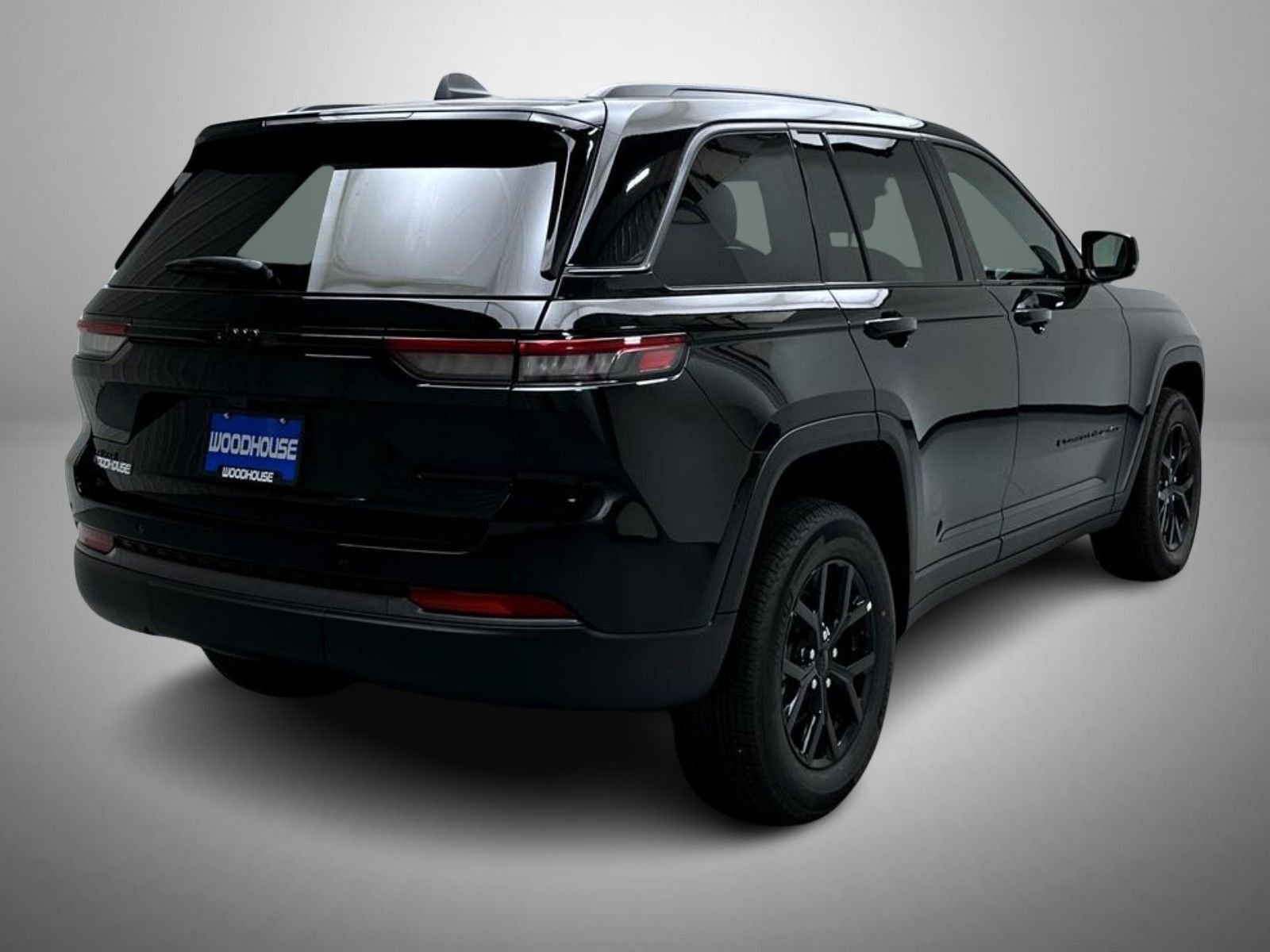 New 2026 Diamond Black Crystal Pearl-Coat Exterior Paint Jeep Altitude image 5