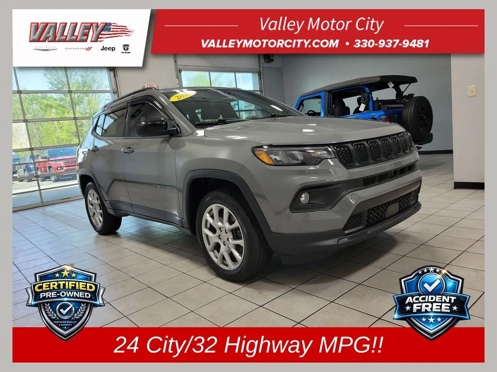 2023 Jeep Compass Latitude Lux 4X4's photo