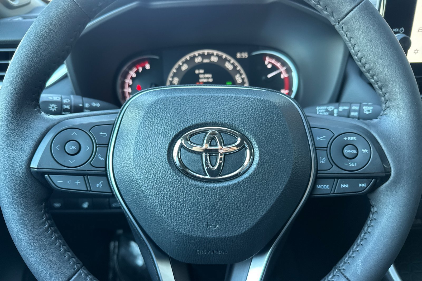 Used 2025 Gray Toyota XLE Premium image 26