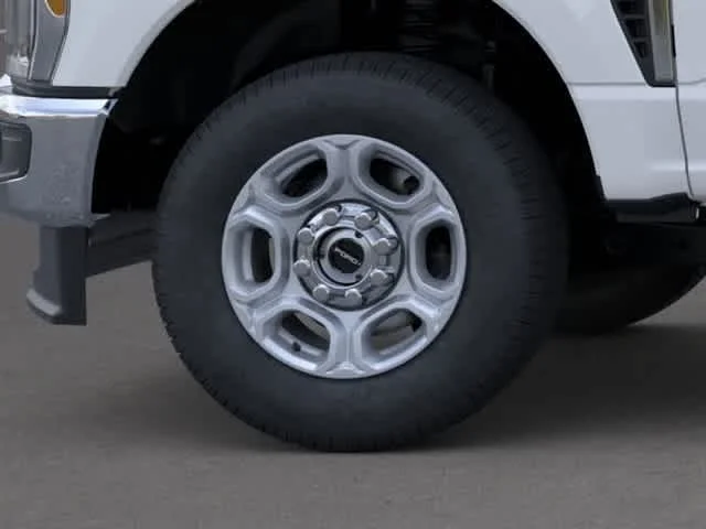 New 2026 Oxford White Ford XLT image 19
