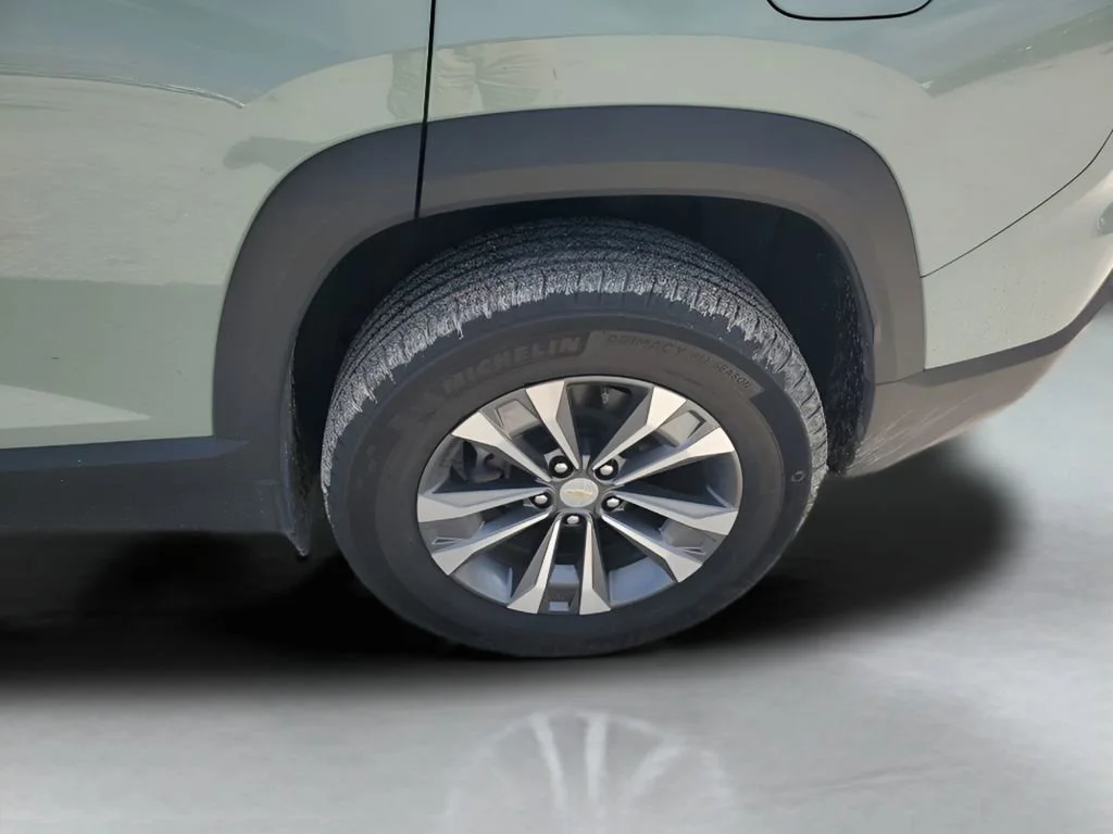 Used 2025 Cacti Green Chevrolet LT image 43