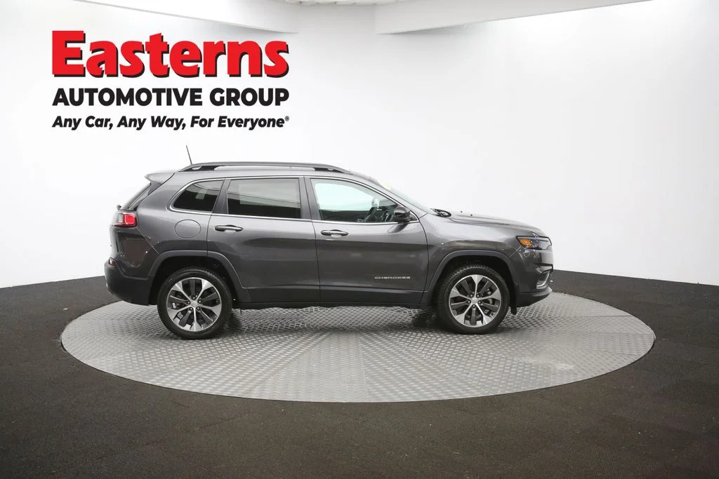 Used 2022 Gray Jeep Limited image 45