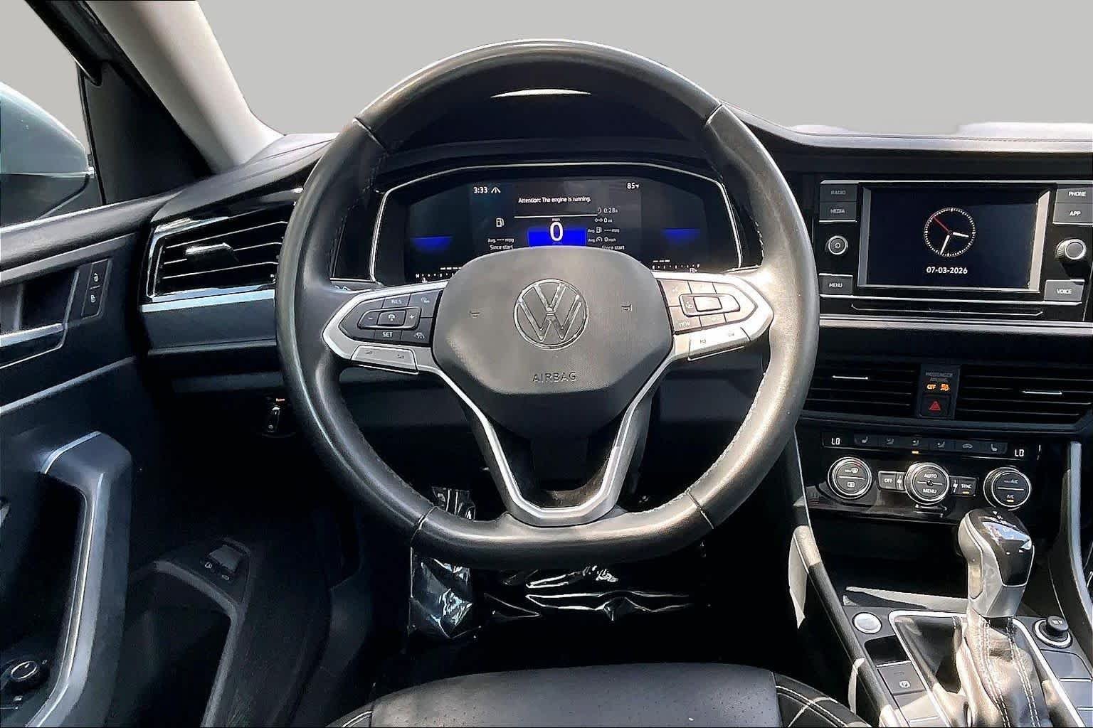 Certified Used 2023 Pyrite Silver Metallic Volkswagen SE image 6