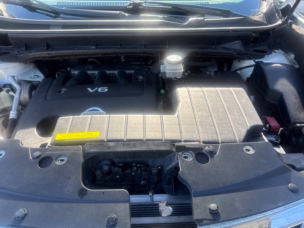 Used 2012 White Nissan SL image 36