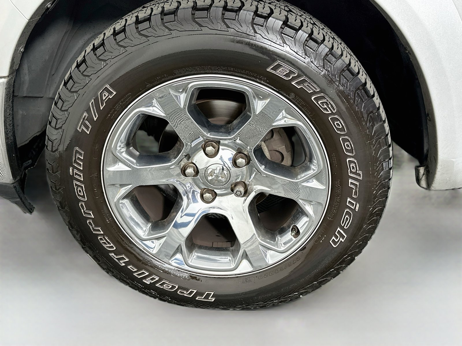 Used 2015 Bright Silver Clearcoat Metallic Ram Laramie image 34