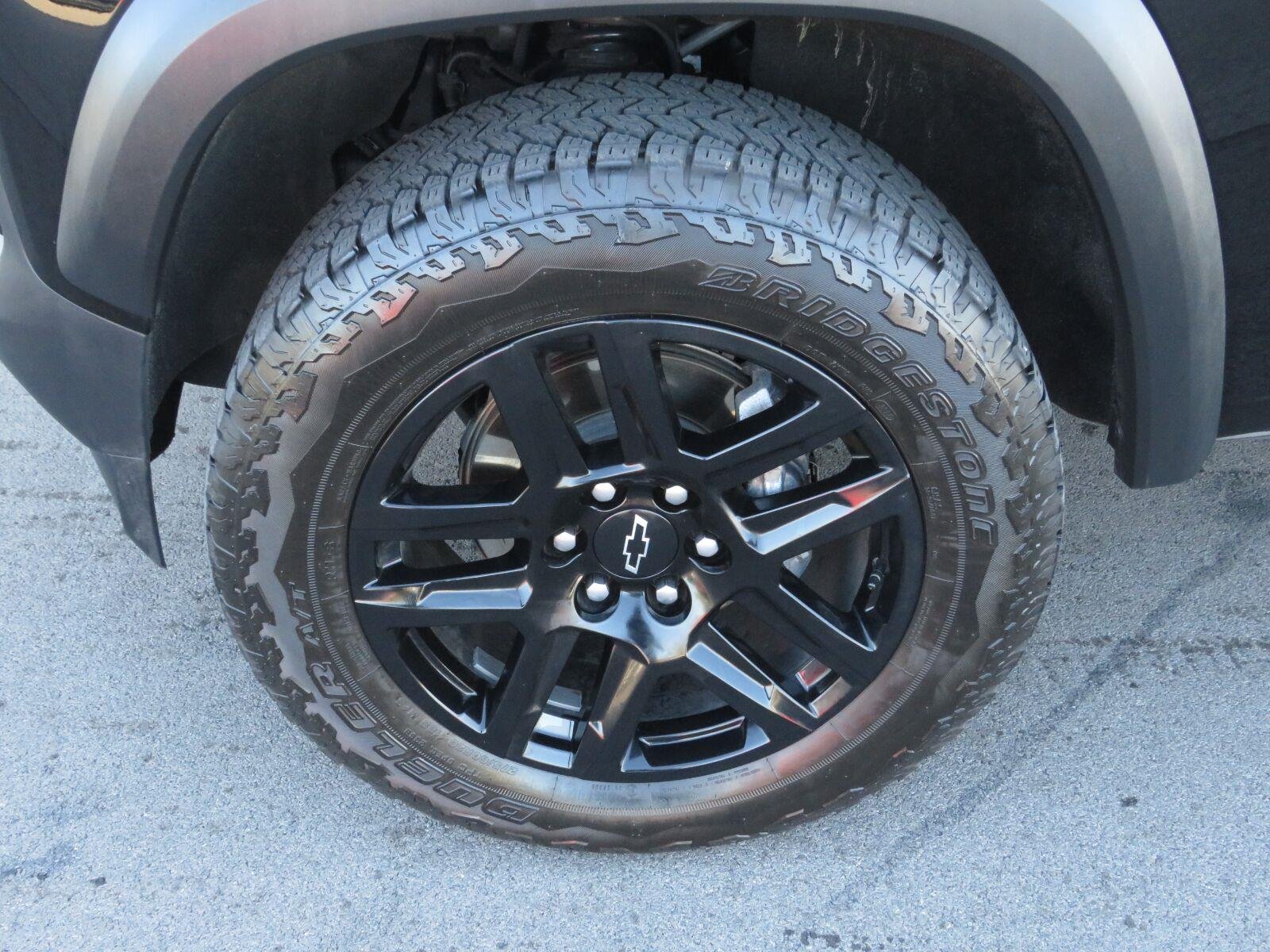 Used 2025 Black Chevrolet 4WD Trail Boss image 16
