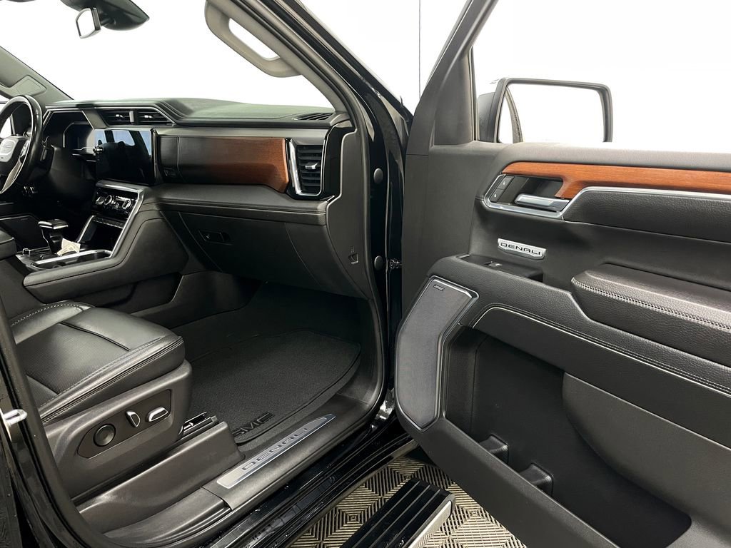 Used 2022 Onyx Black GMC Denali image 41