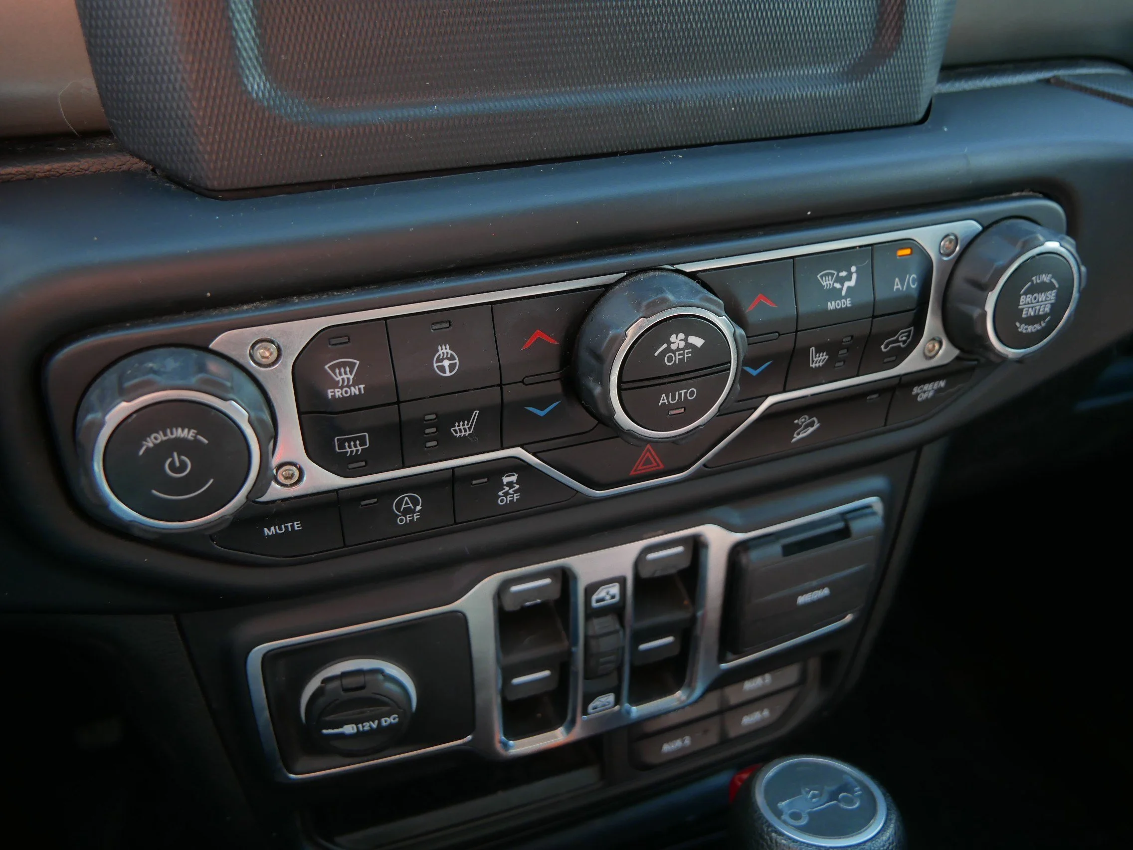 Used 2019 Ocean Blue Metallic Clearcoat Jeep Sport S image 26