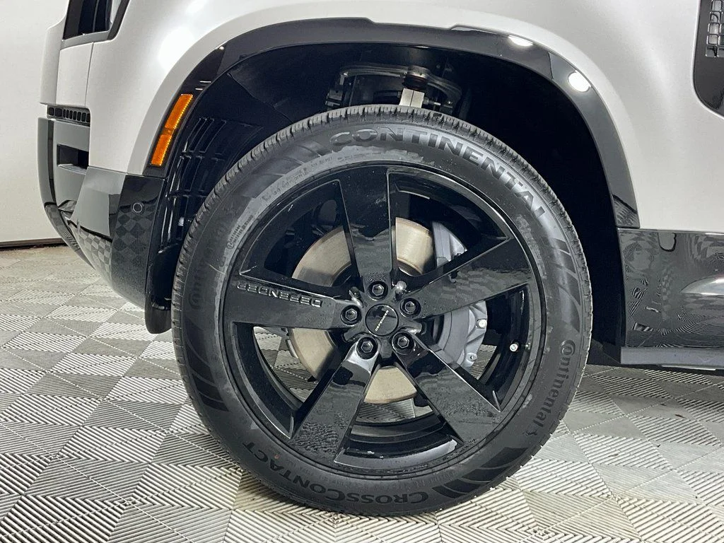 New 2026 Borasco Grey Land Rover X-Dynamic SE image 9