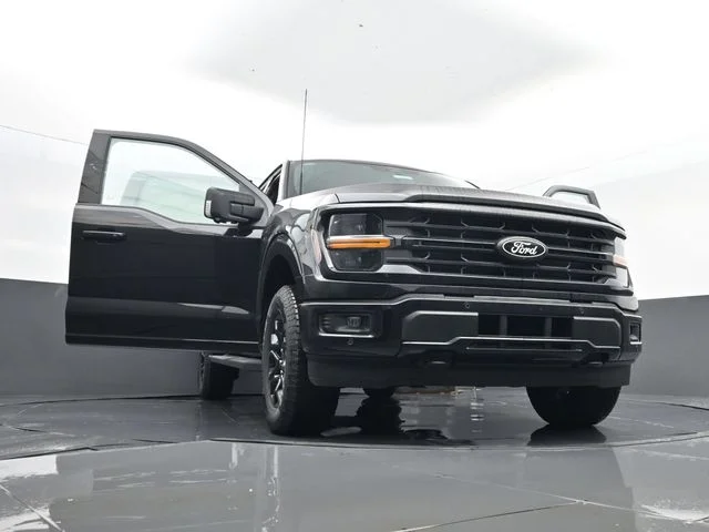 New 2026 Agate Black Metallic Ford XLT image 31