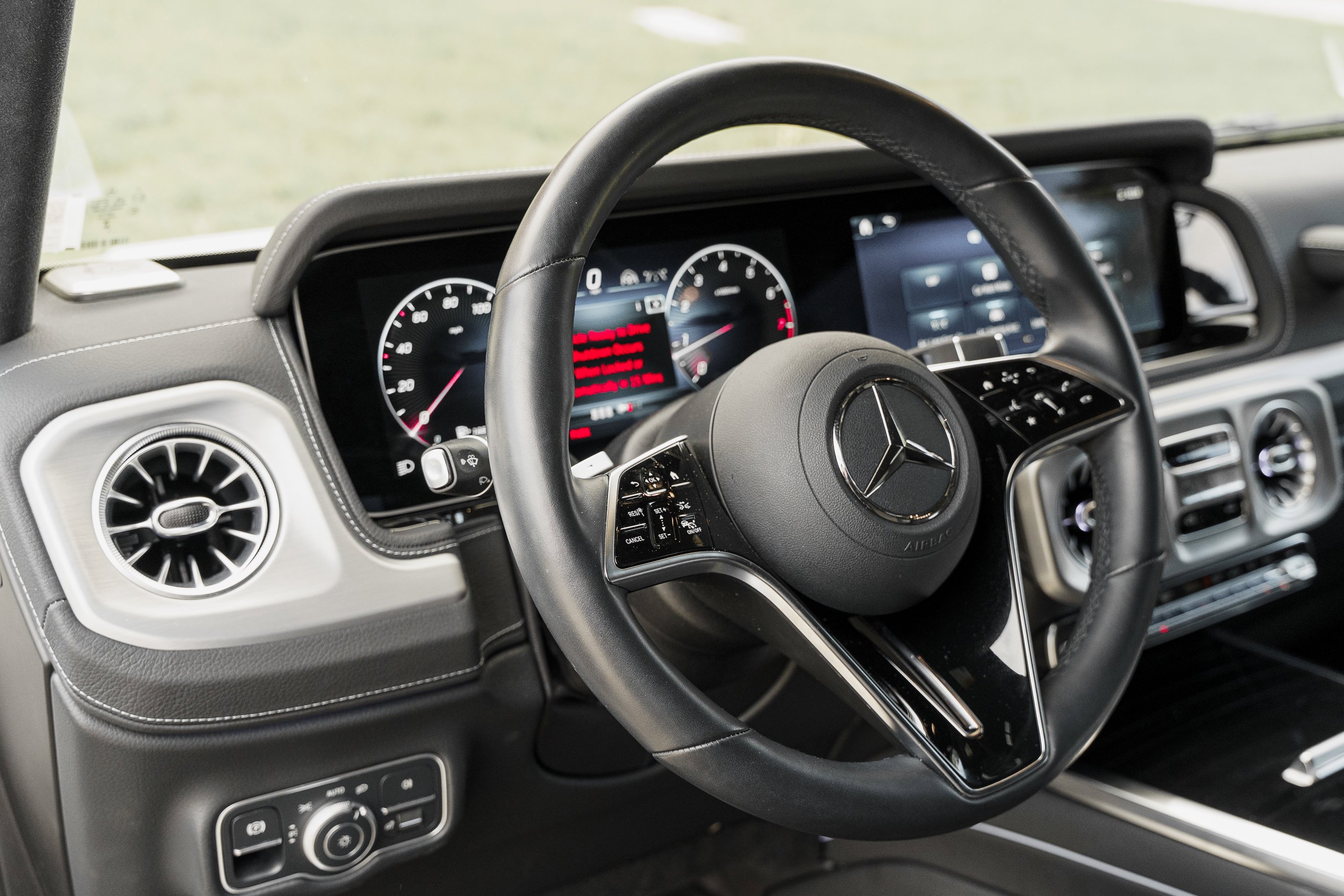 Used 2025 Polar White Mercedes-Benz G 550 image 10