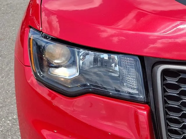 Used 2017 Red Jeep Trailhawk image 10