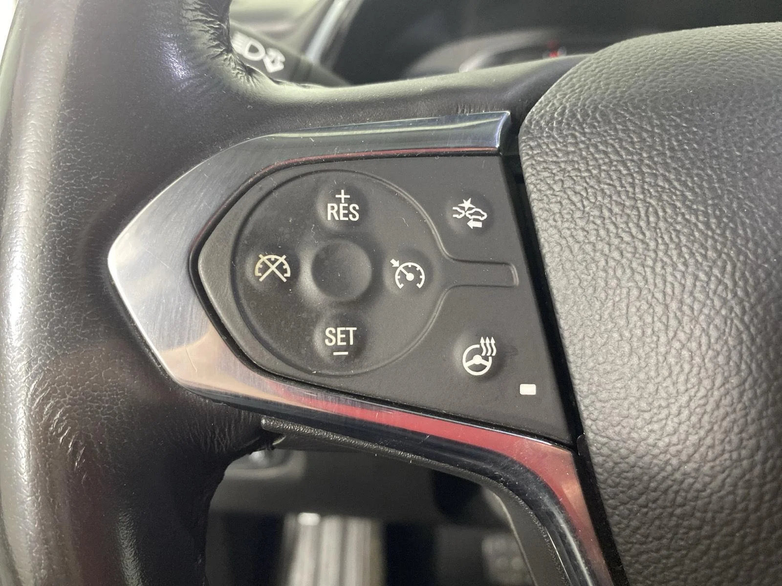 Used 2019 Silver Ice Metallic Chevrolet Premier image 16