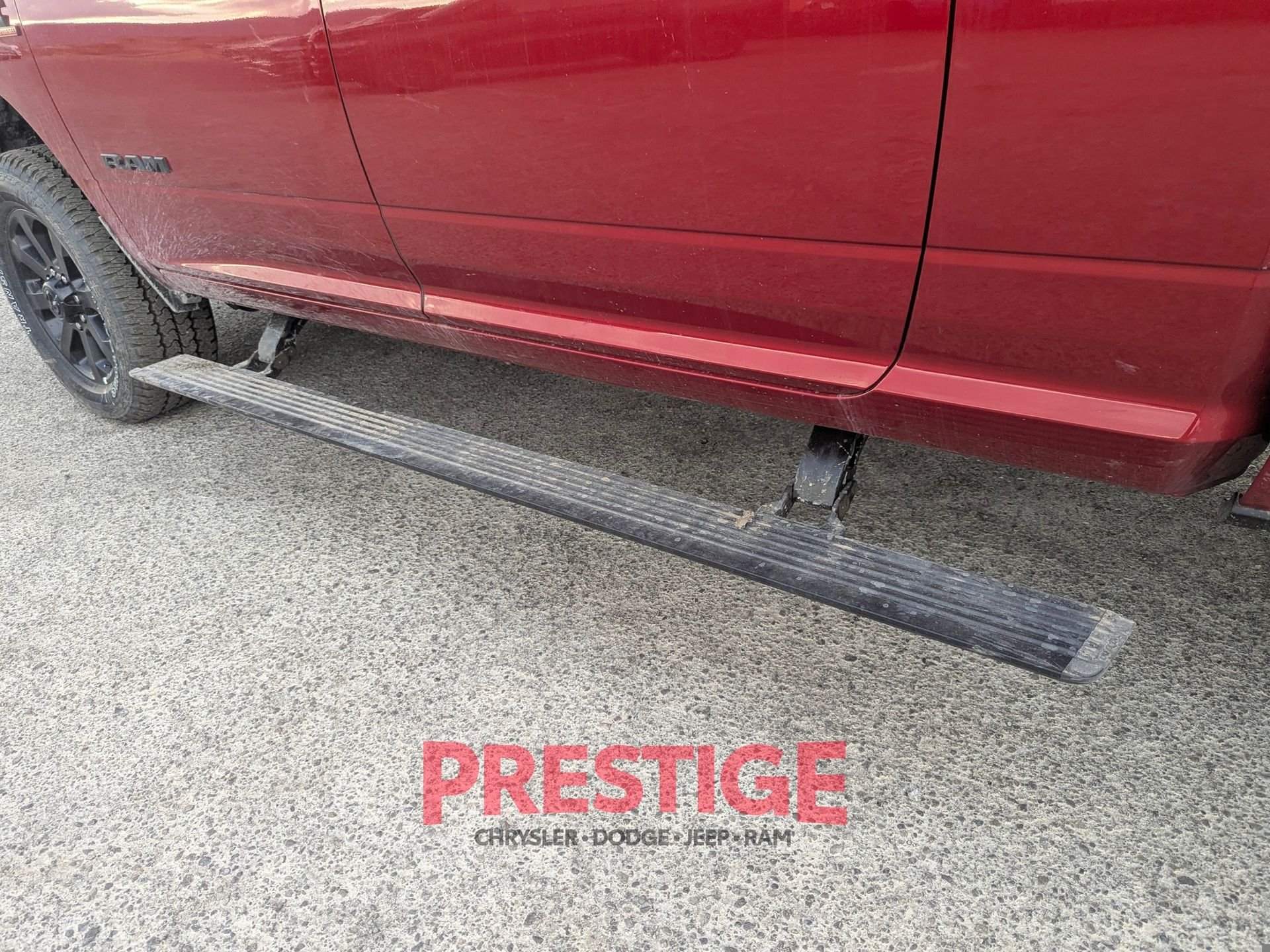 New 2026 Molten Red Pearl-Coat Exterior Paint RAM Laramie image 9