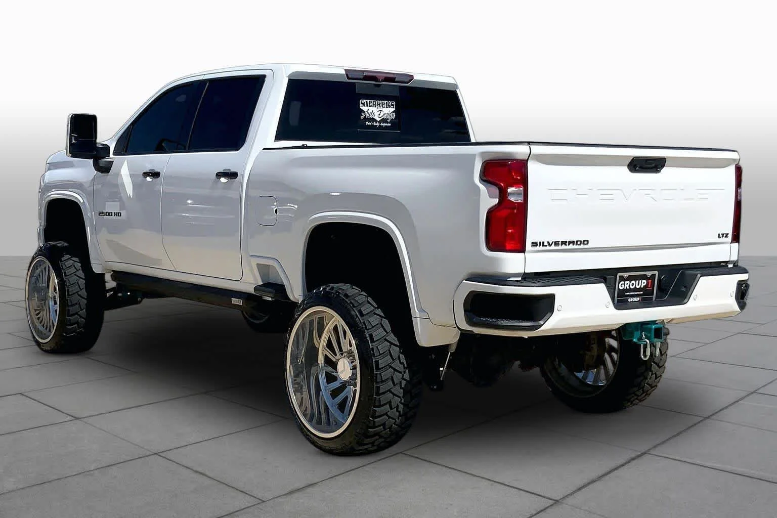 Used 2022 Summit White Chevrolet LTZ image 12