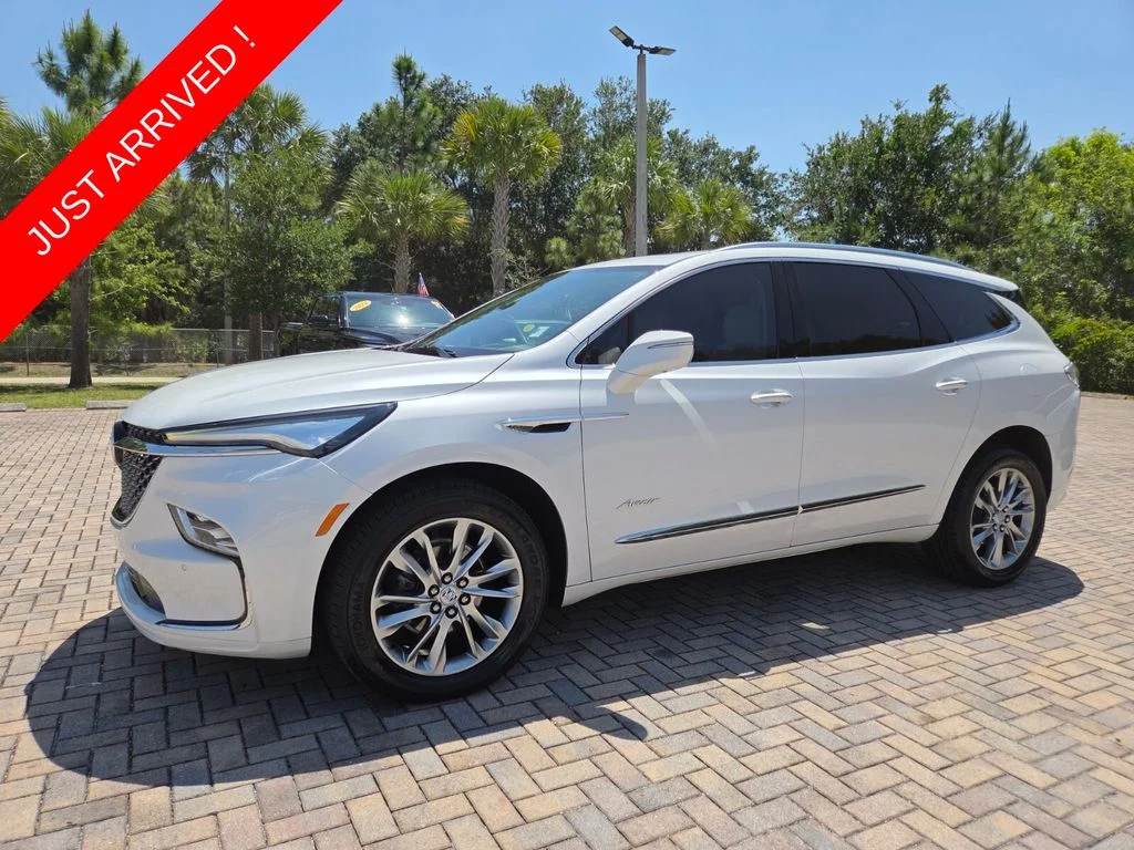 Used 2023 White Buick Avenir image 3