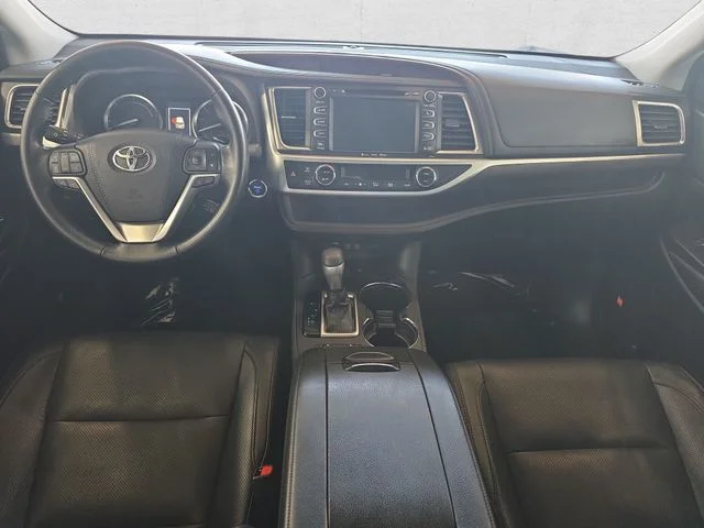 Used 2018 Shoreline Mist Toyota Limited Platinum image 9