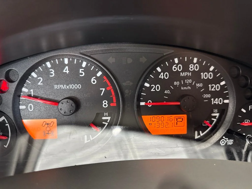 Used 2016 Silver Nissan SV image 16