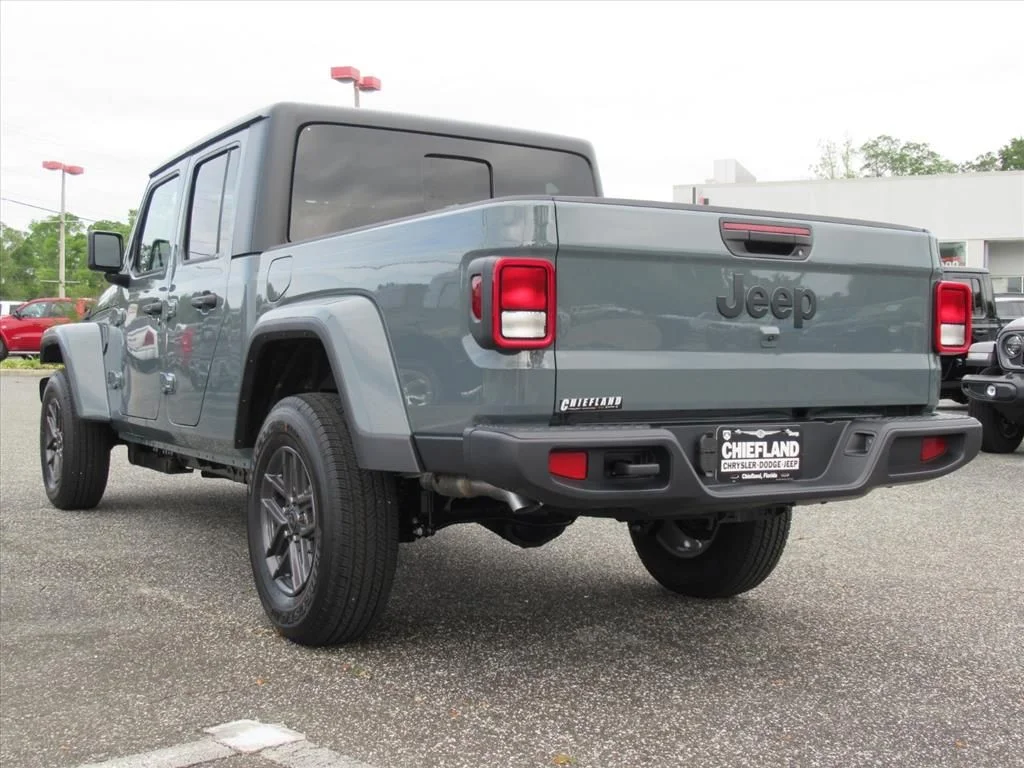 New 2026 Anvil Clear-Coat Exterior Paint Jeep Sport S image 5