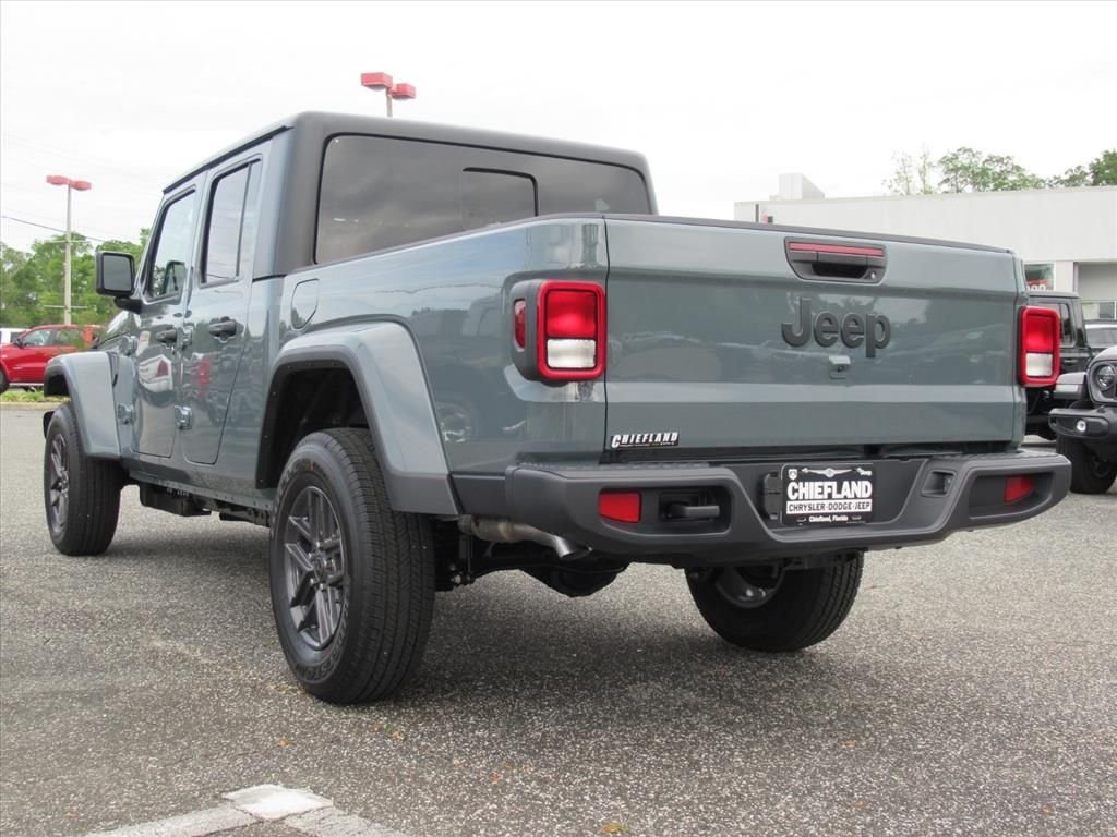 New 2026 Anvil Clear-Coat Exterior Paint Jeep Sport S image 5
