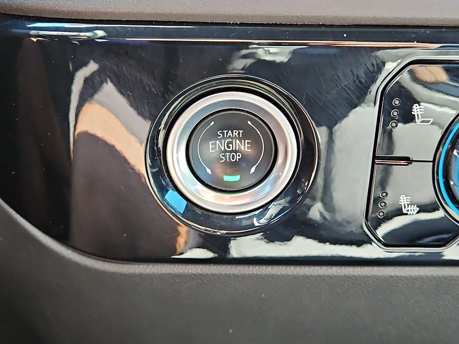 Used 2024 Thunderstorm Gray GMC Elevation image 28