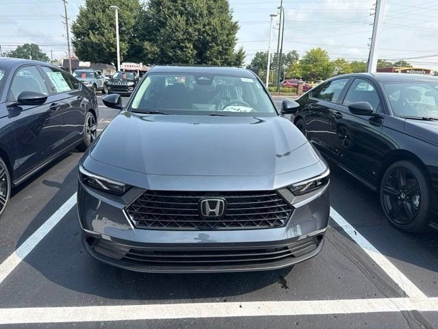 New 2026 Meteorite Gray Metallic Honda SE image 2