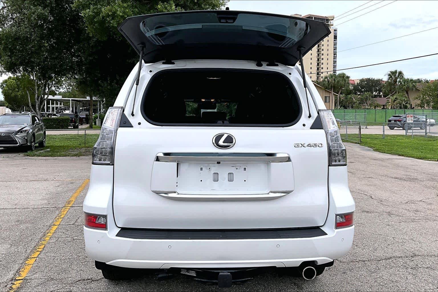 Used 2021 Starfire Pearl Lexus Luxury image 32