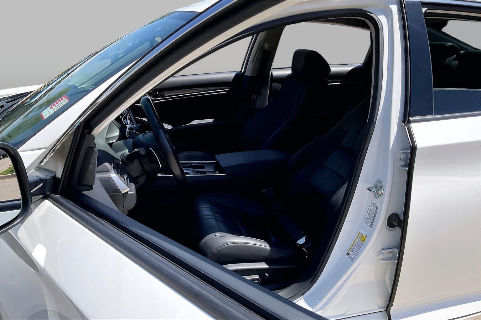 Used 2021 Platinum White Pearl Honda Sport SE image 8