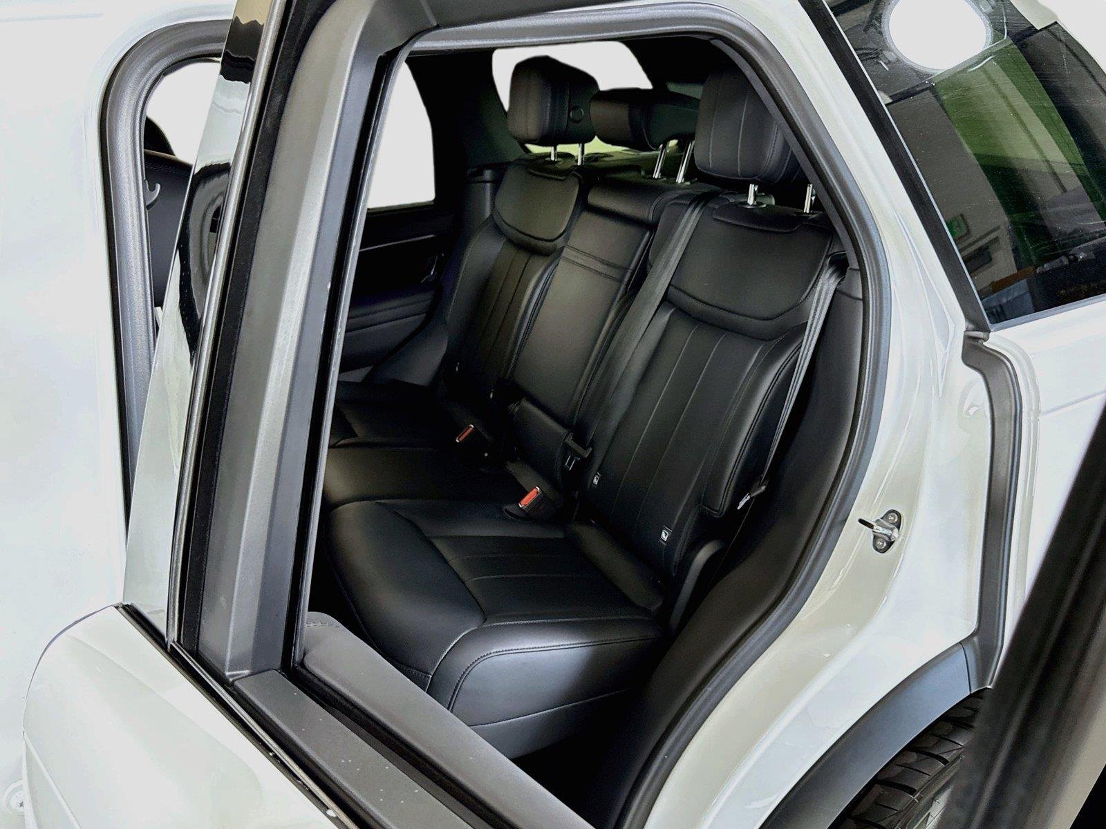 Used 2025 Fuji White Land Rover SE | 24