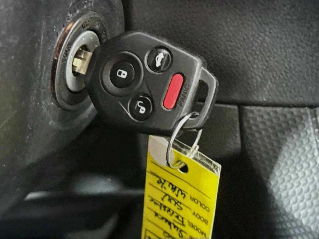 Used 2020 White Subaru Base image 19