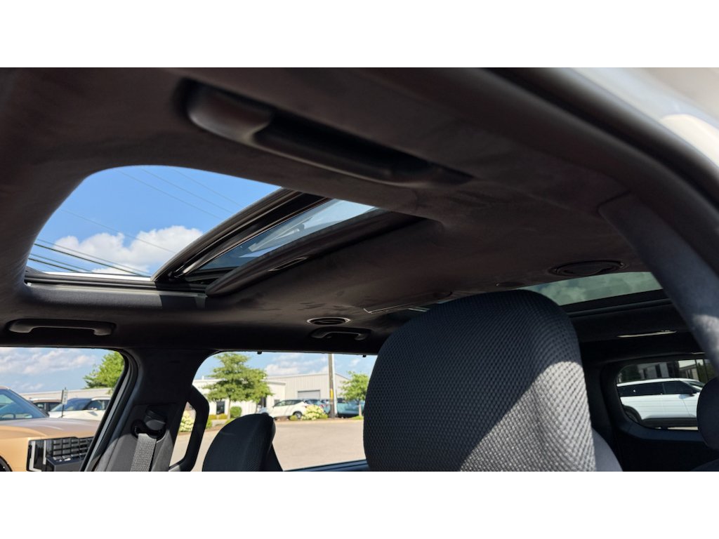 New 2027 Glacial White Pearl Kia SX Prestige image 25