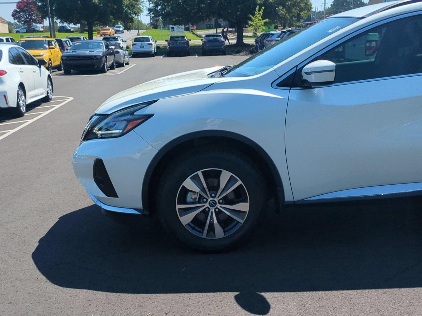 Used 2024 WHITE NISSAN SV image 10
