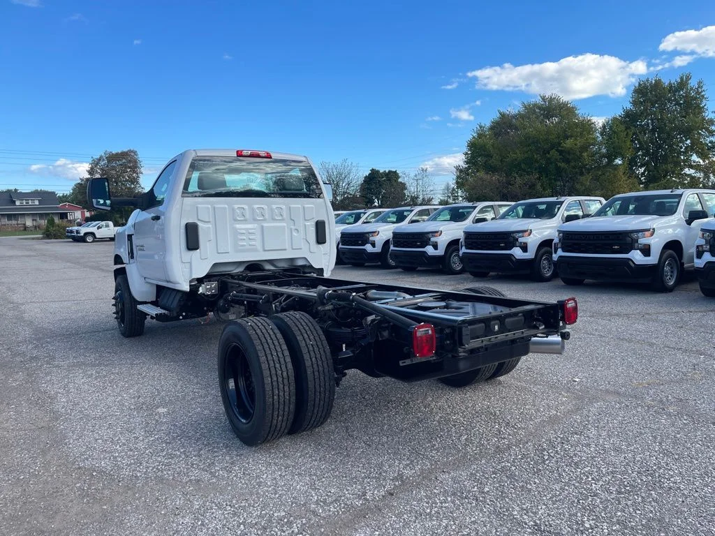 Used 2024  Chevrolet  image 6