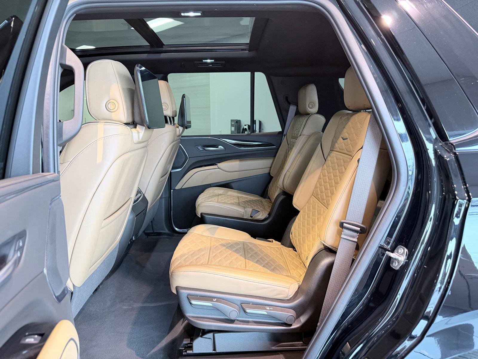 2024 Cadillac Escalade Sport - Photo 23