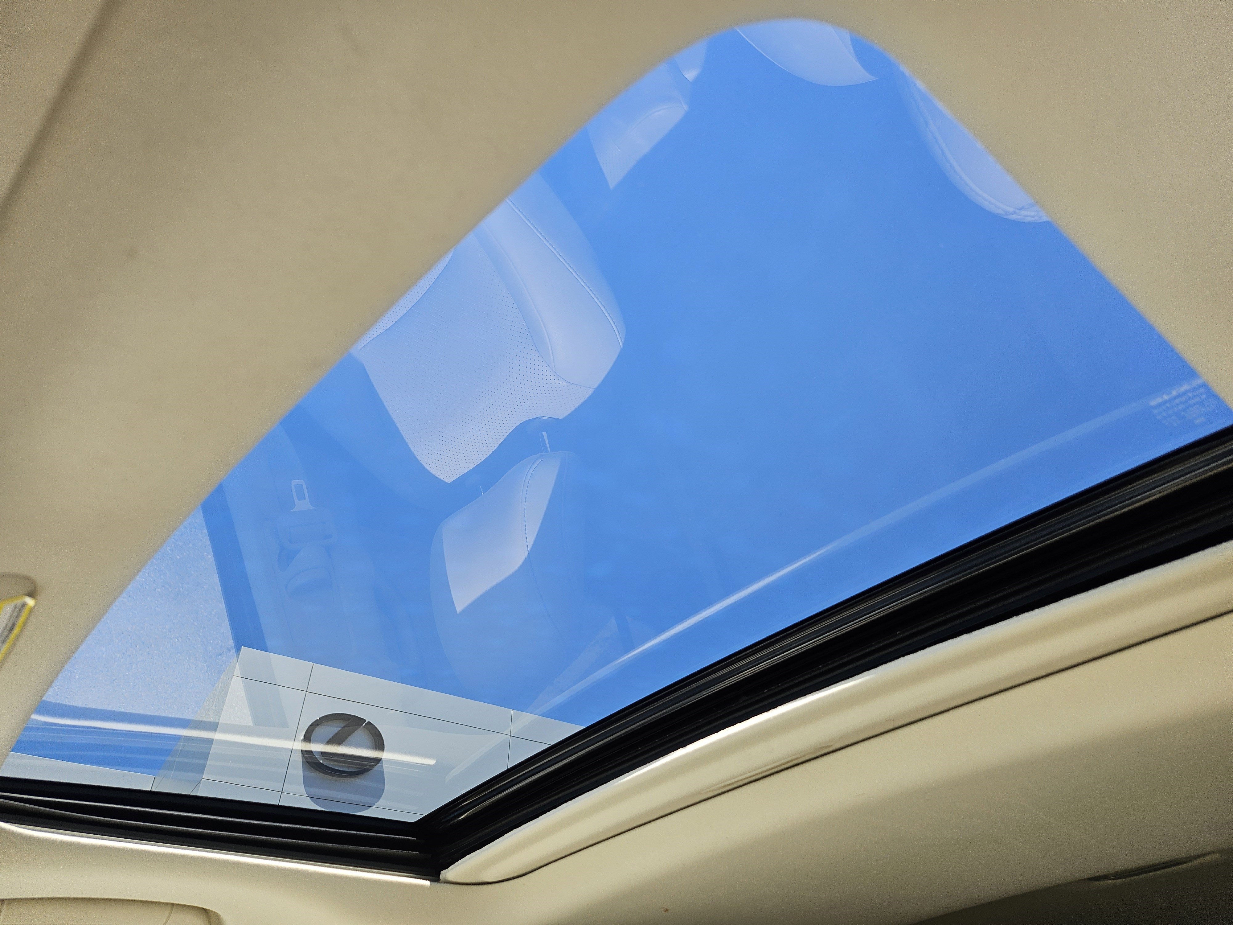 Certified Used 2023 EMINENT WHITE PEARL Lexus 460 Luxury image 18