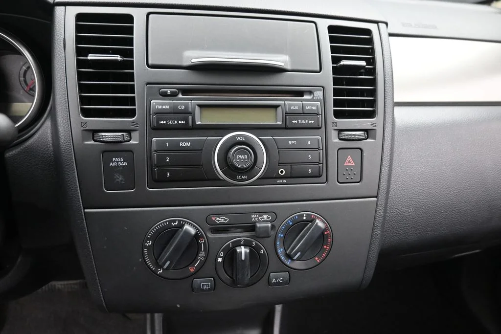 Used 2010 Black Nissan 1.8 S image 19