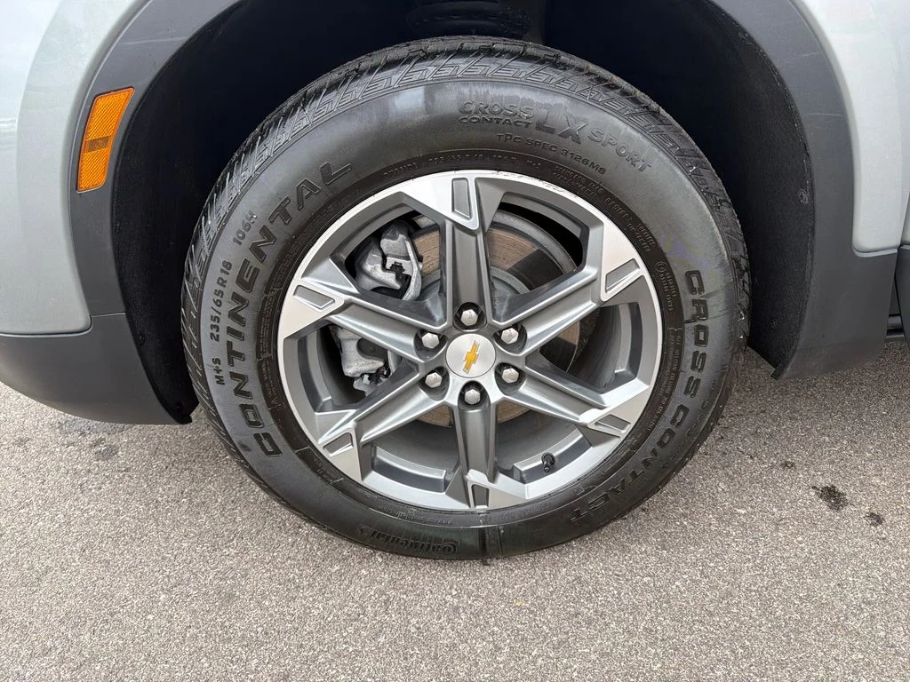 Used 2023 Gray Chevrolet LT image 25
