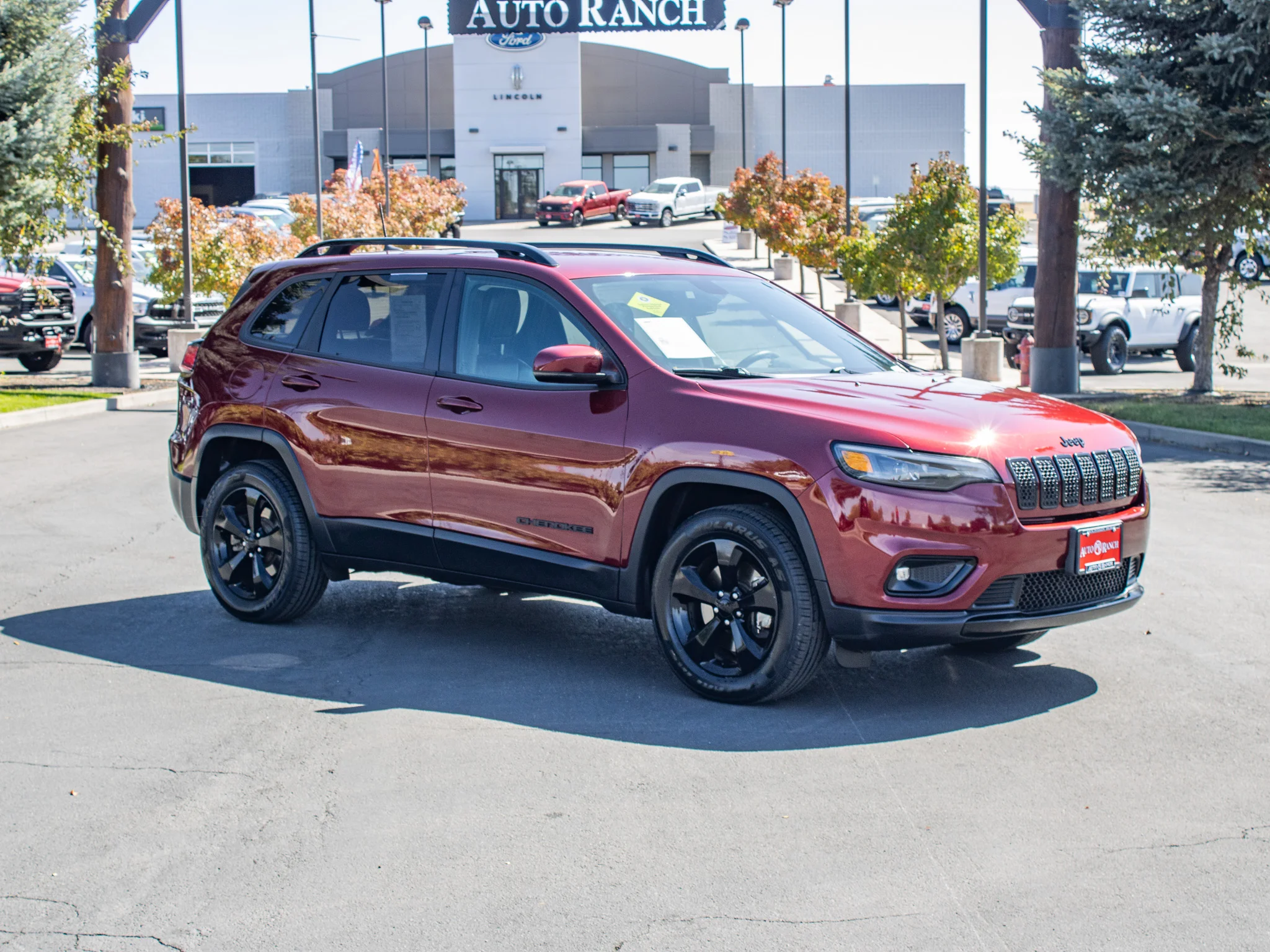 Used 2019 Jeep Cherokee Altitude with VIN 1C4PJMLN4KD484258 for sale in Mountain Home, ID
