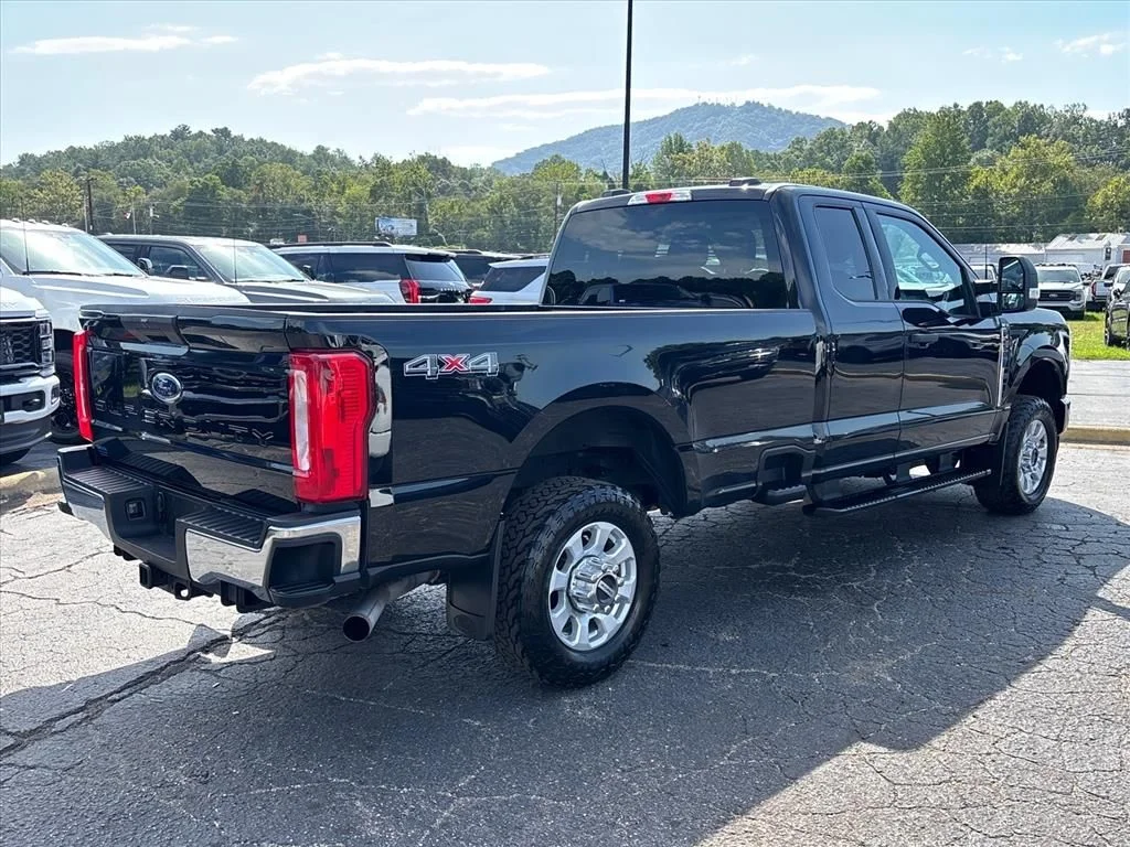 Certified Used 2024 Agate Black Metallic Ford XLT image 8