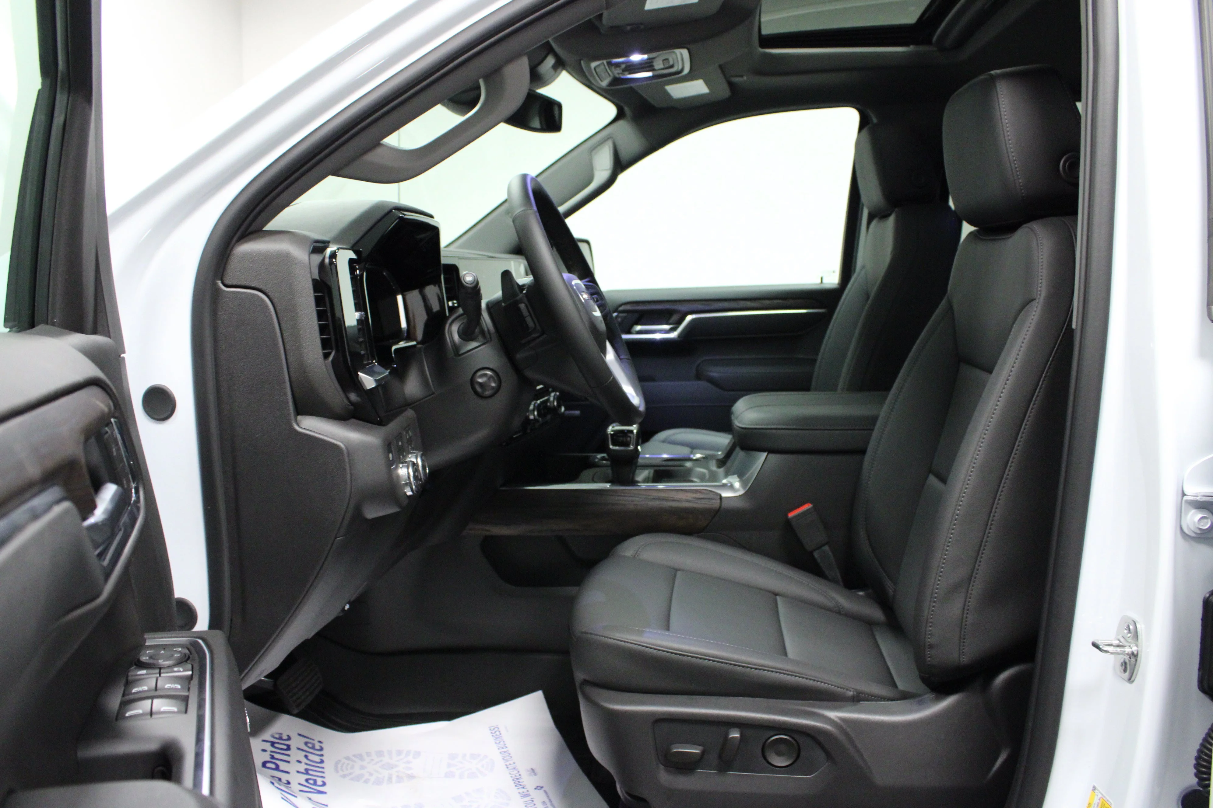 New 2026 Glacier White Tricoat GMC SLT image 12