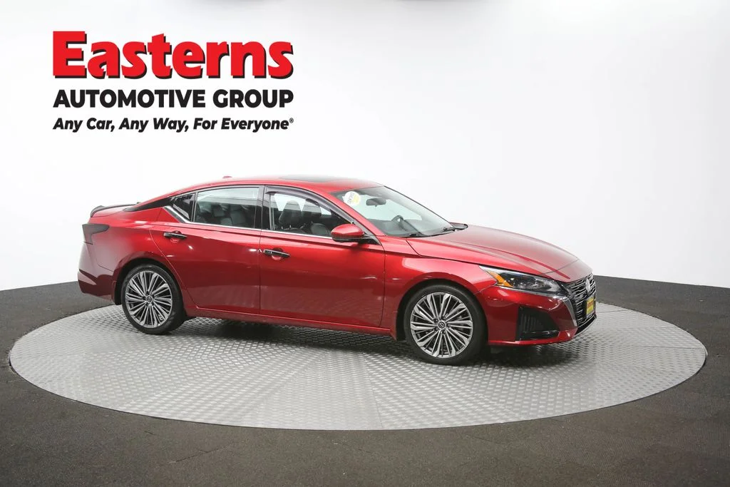 Used 2023 Red Nissan 2.5 SL image 47