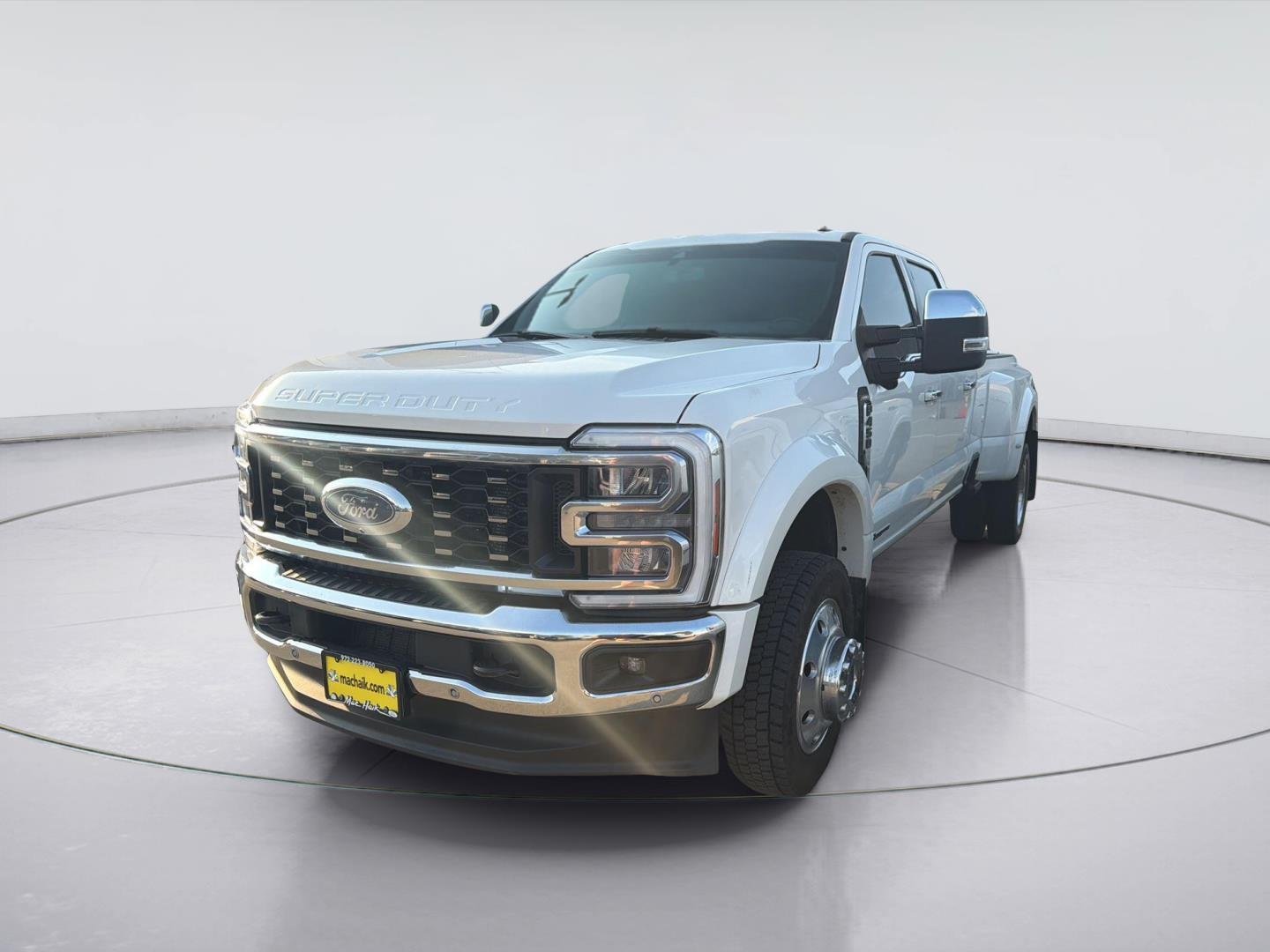 Used 2025 Star White Metallic Tri-Coat Ford Lariat image 2
