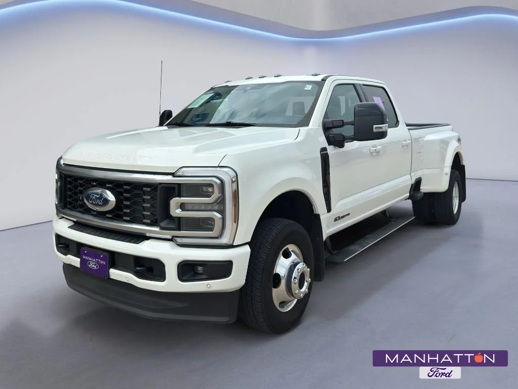 Used 2026 Glacier Gray Metallic Tri-Coat Ford Platinum image 1