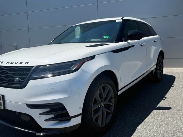 Certified Used 2026 White Land Rover Dynamic SE image 3