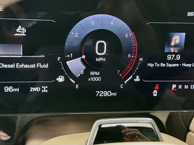 Used 2025 White GMC Denali image 13