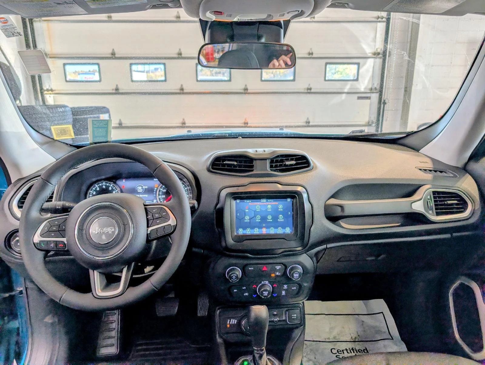 Used 2021 Bikini Metallic Clearcoat Jeep Latitude image 17