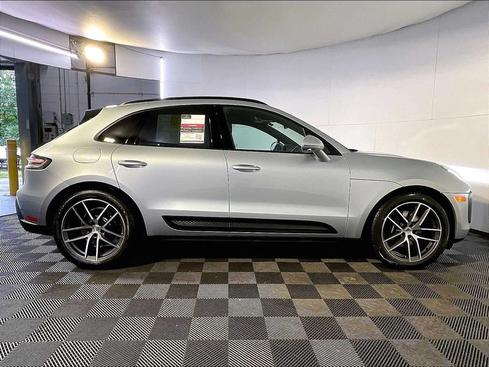 Certified Pre-Owned 2024 Porsche Macan