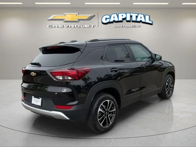 Used 2025 Black Chevrolet LT image 5